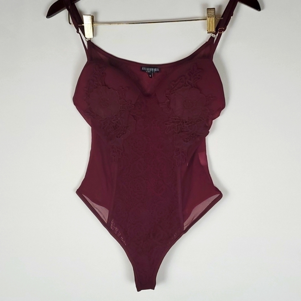 HONEY Pot Maroon Applique/Lace Bodysuit Size Medium